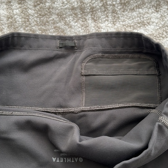 Athleta Salutation with pockets size MP like new leggings - Picture 8 of 8